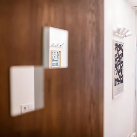 Апартаменти Cozy 2bdrm