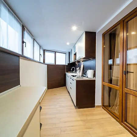 Cozy 2bdrm Апартаменти