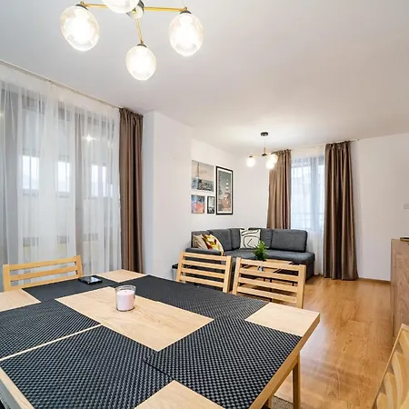 Cozy 2bdrm Apartment *